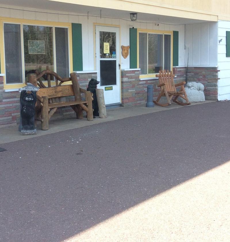 Sunshine Motel And Cabins — general view