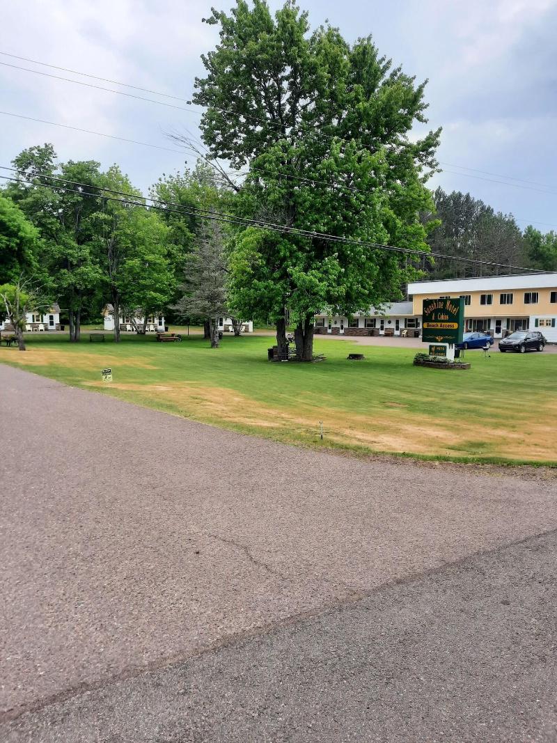 Sunshine Motel And Cabins — general view