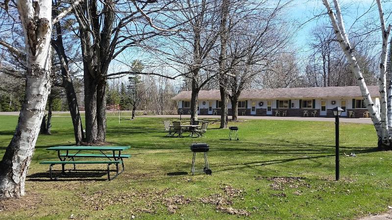 Sunshine Motel And Cabins