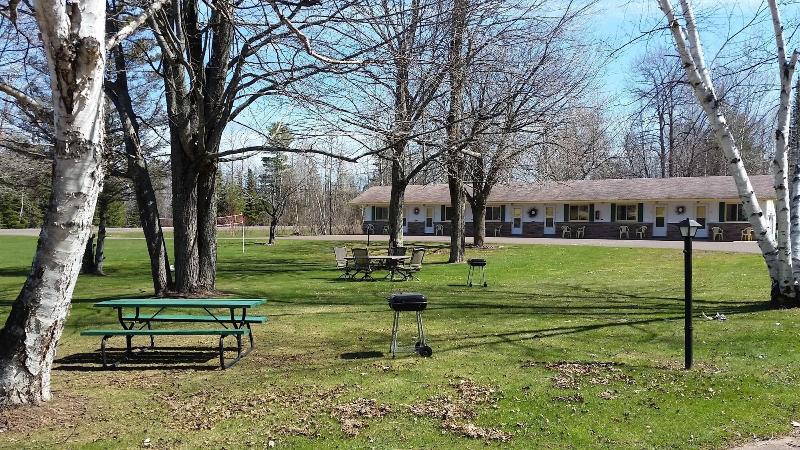 Sunshine Motel And Cabins