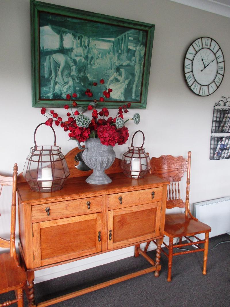 Owls Nest Motel image