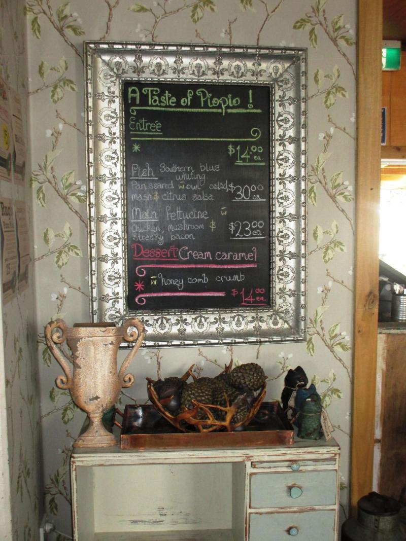 Owls Nest Motel image