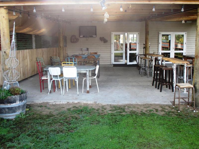 Owls Nest Motel image
