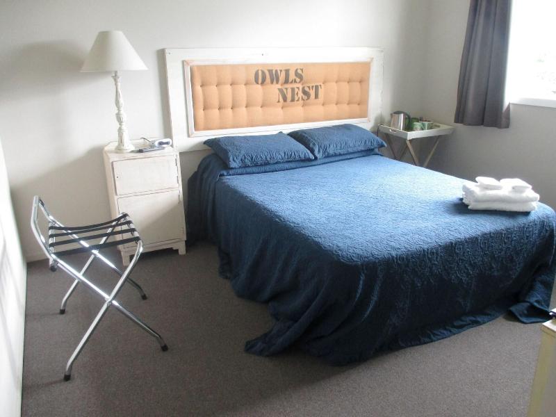 Owls Nest Motel image