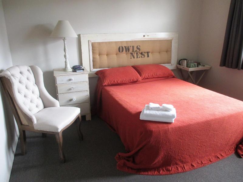 Owls Nest Motel image
