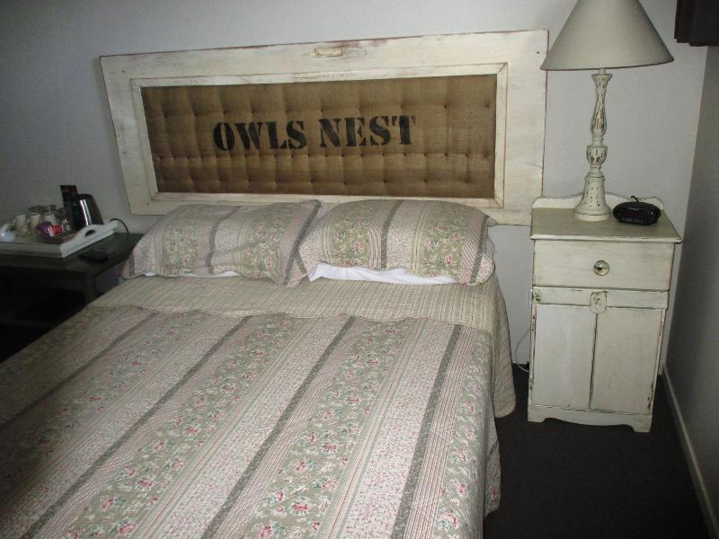 Owls Nest Motel image