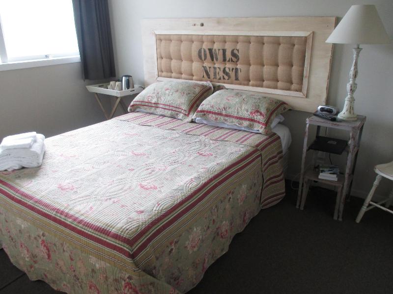 Owls Nest Motel image