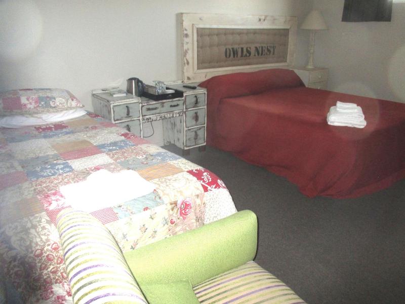 Owls Nest Motel image