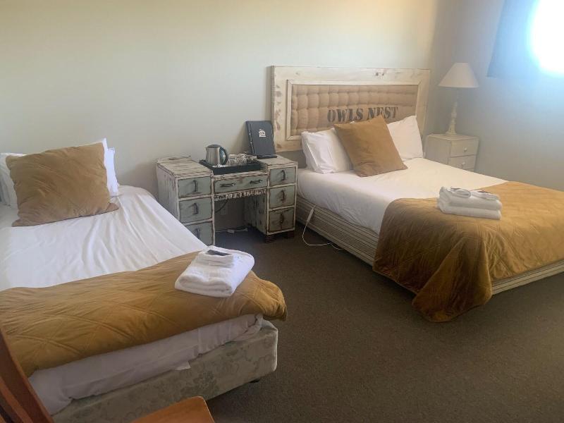 Owls Nest Motel image