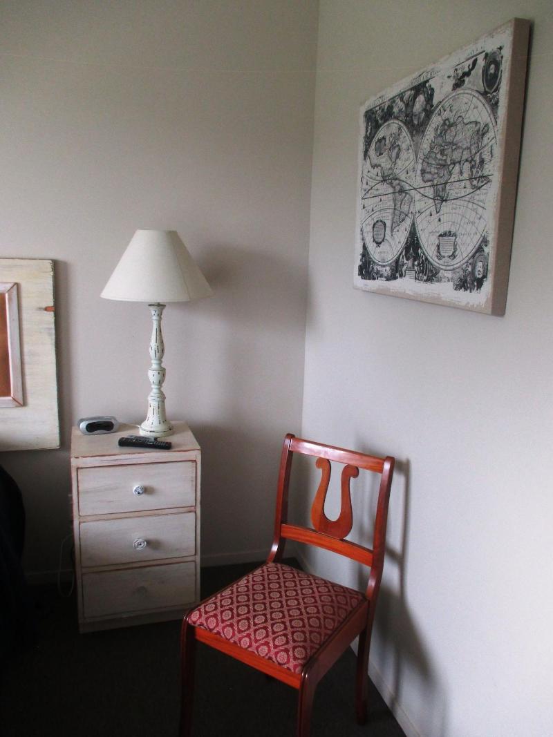 Owls Nest Motel image