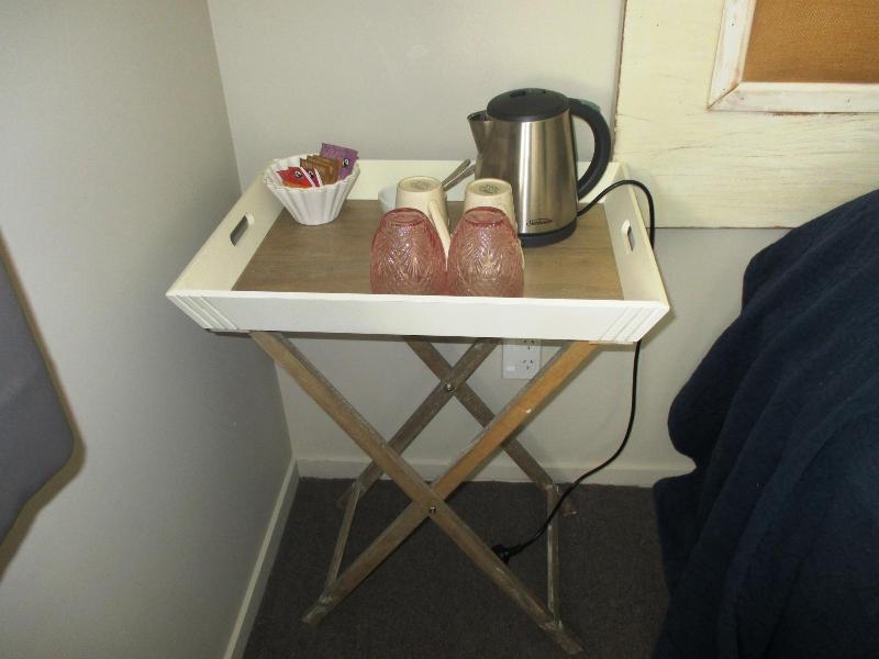 Owls Nest Motel image