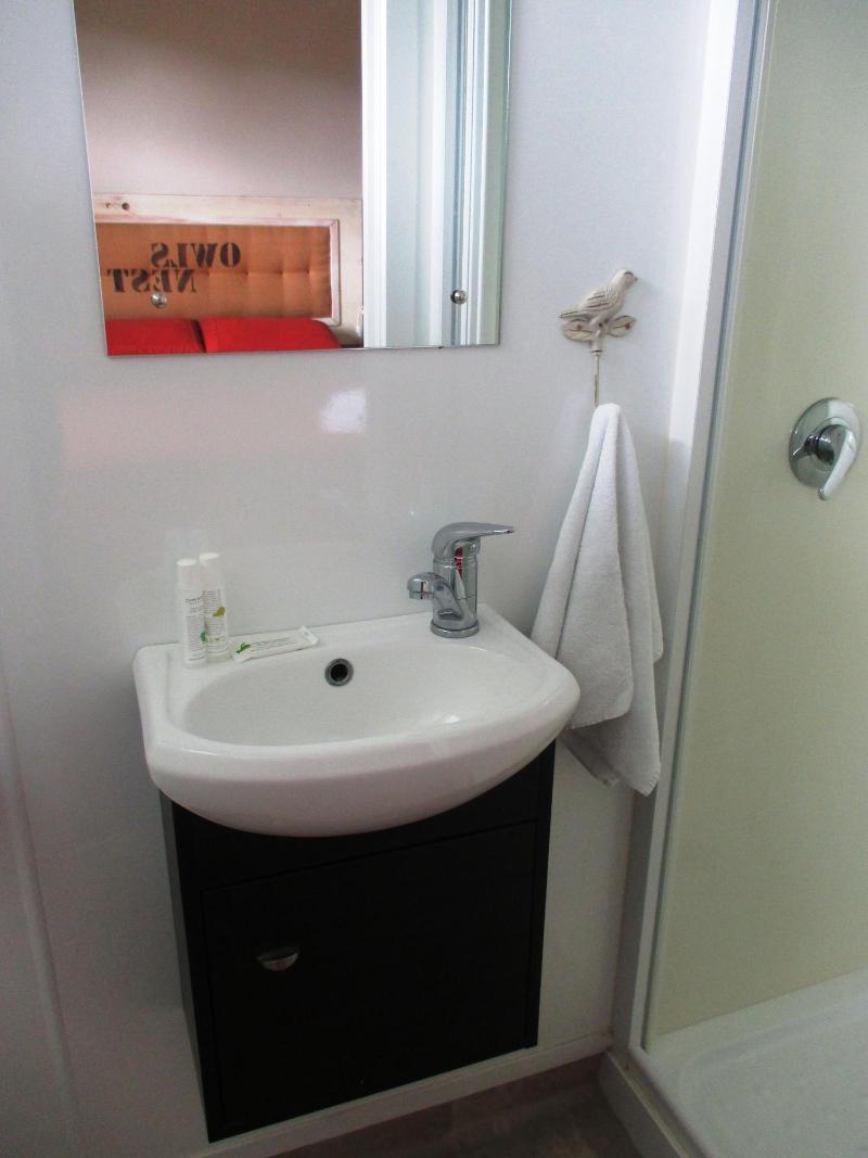 Owls Nest Motel image