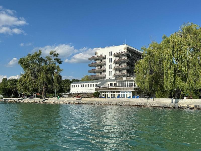 Waberer's Club Hotel image