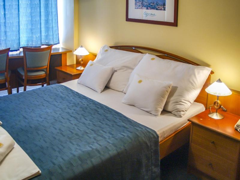 Waberer's Club Hotel image
