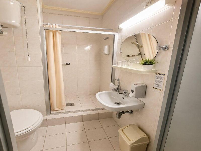Waberer's Club Hotel image