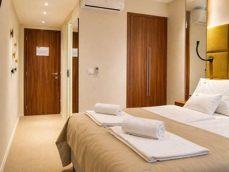 Waberer's Club Hotel image
