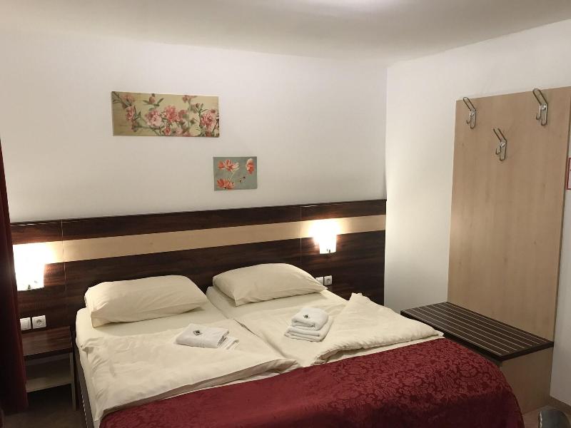 Guest House Hober image