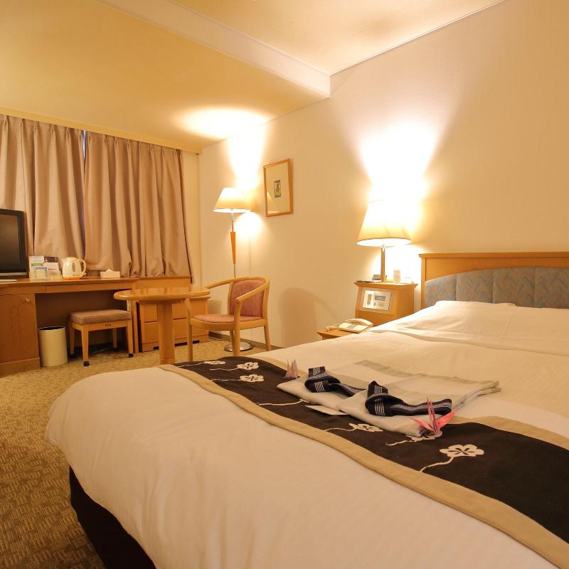 Harbor Plaza Hotel image