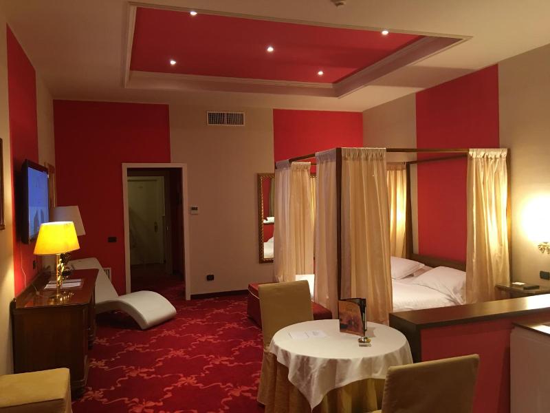 Hotel Don Carlo image