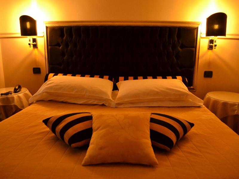 Hotel Don Carlo image