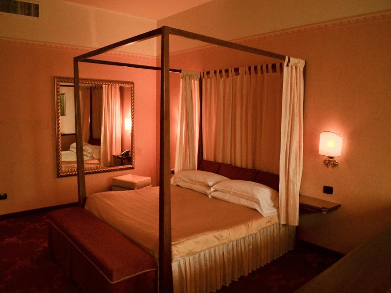 Hotel Don Carlo image