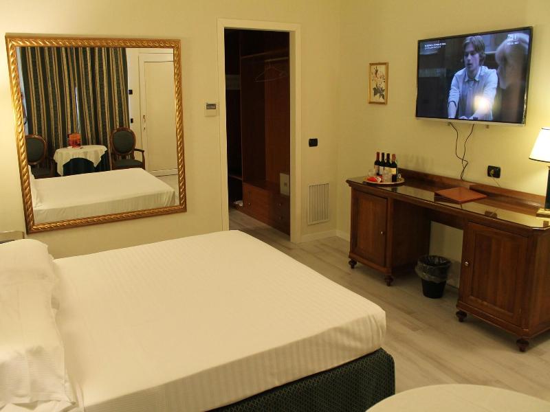Hotel Don Carlo image