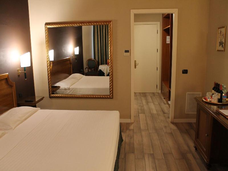 Hotel Don Carlo image