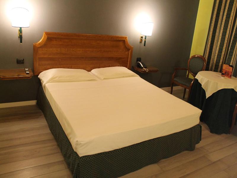 Hotel Don Carlo image