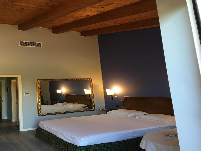 Hotel Don Carlo image