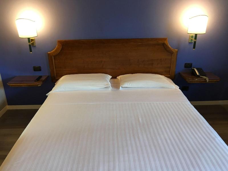 Hotel Don Carlo image
