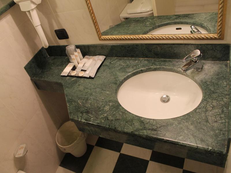 Hotel Don Carlo image