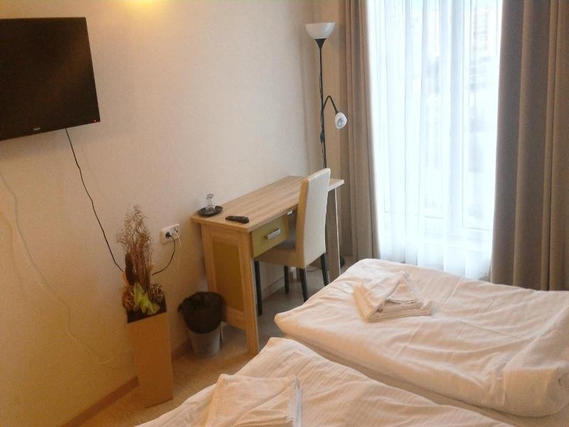 Nad Královnou Hotel & Restaurant image