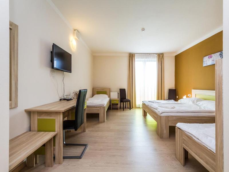 Nad Královnou Hotel & Restaurant image
