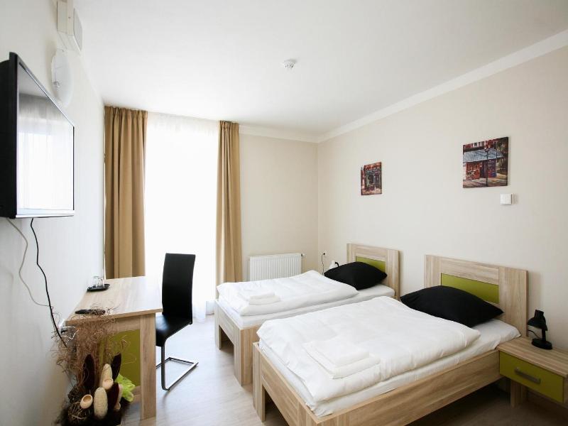 Nad Královnou Hotel & Restaurant image