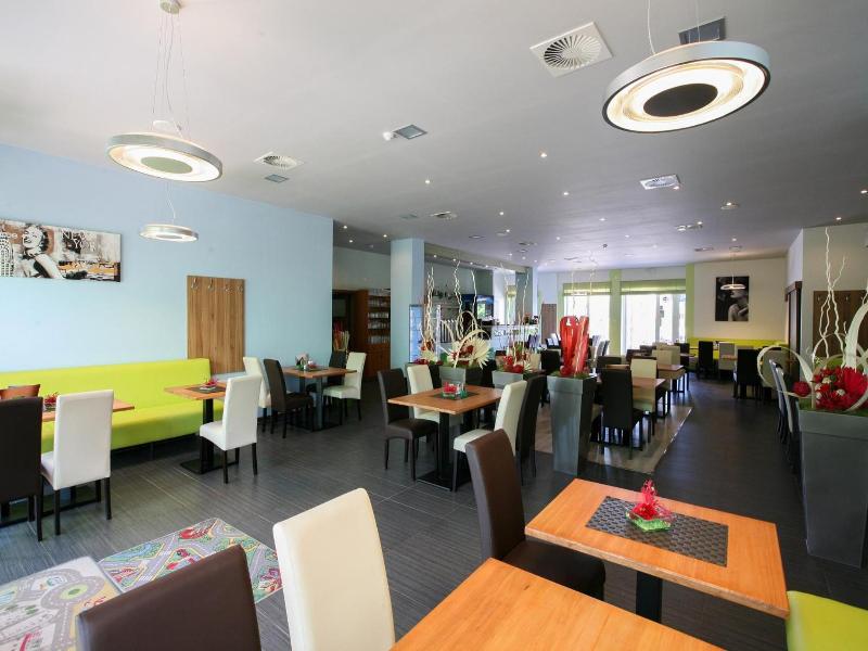 Nad Královnou Hotel & Restaurant image