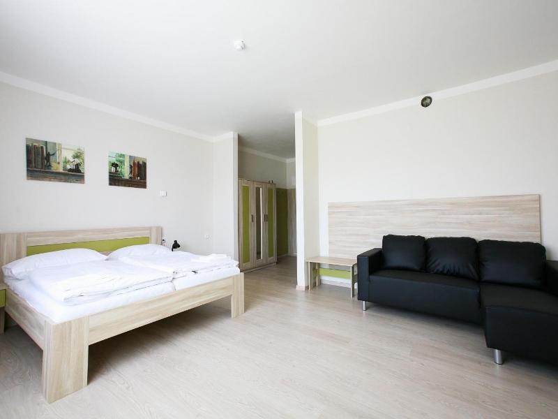 Nad Královnou Hotel & Restaurant image