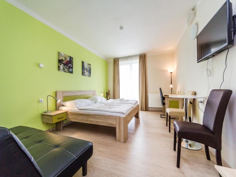 Nad Královnou Hotel & Restaurant image