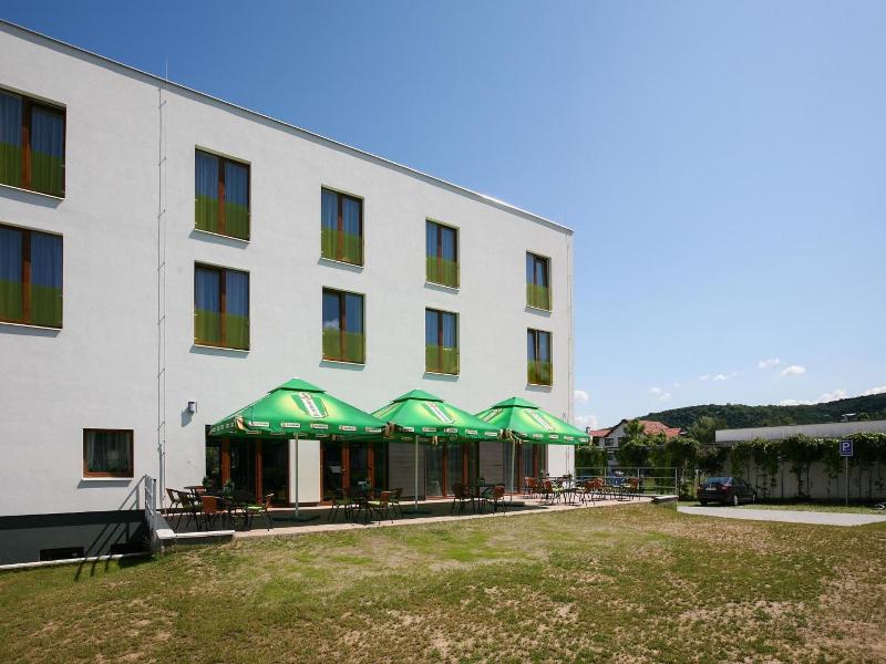 Nad Královnou Hotel & Restaurant image