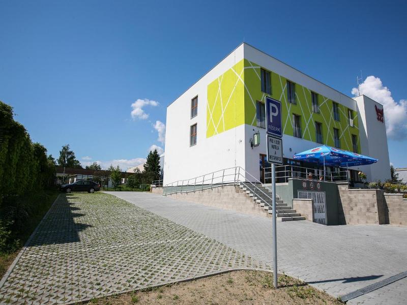 Nad Královnou Hotel & Restaurant image