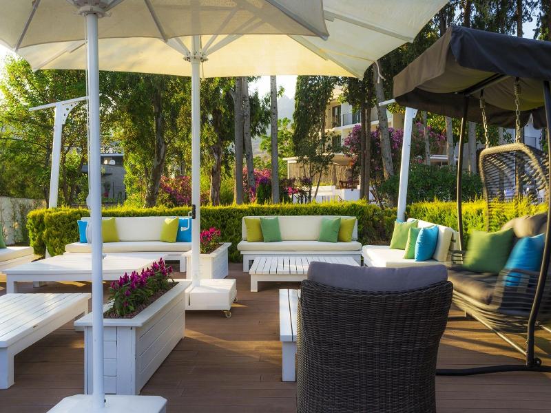 Liv Hotel By Bellazure image