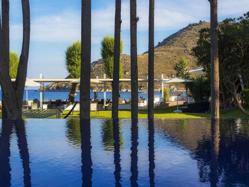 Liv Hotel By Bellazure image