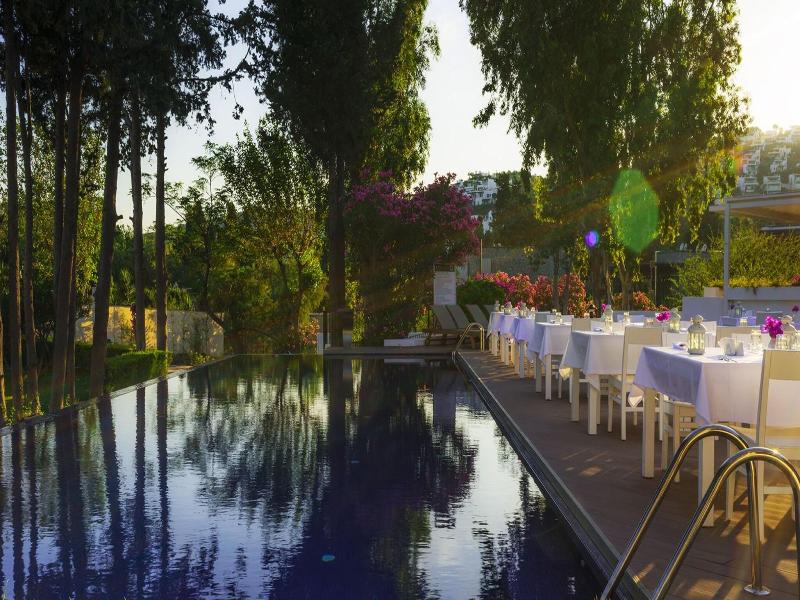 Liv Hotel By Bellazure image