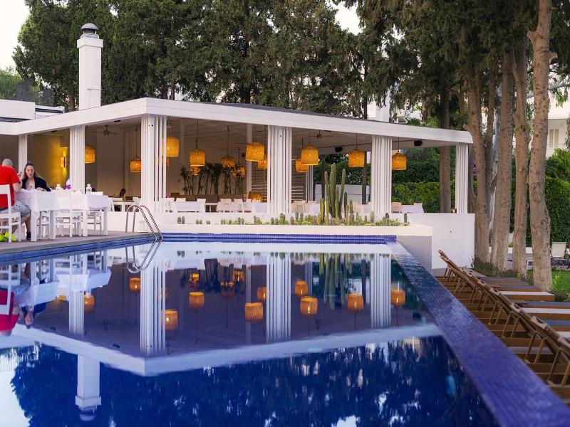 Liv Hotel By Bellazure image