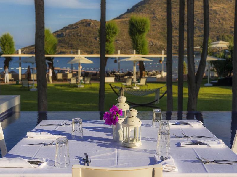 Liv Hotel By Bellazure image
