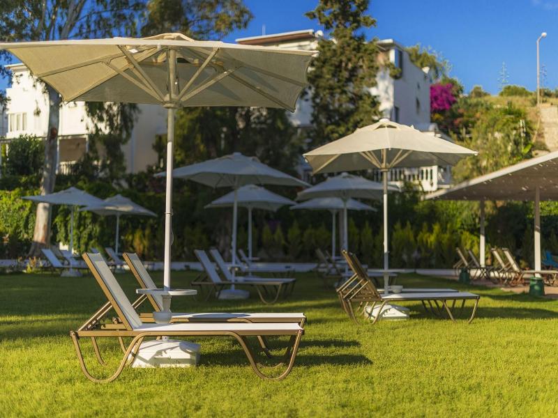 Liv Hotel By Bellazure image
