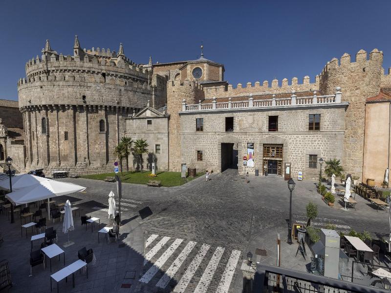Hostal Restaurante Puerta Del Alcazar image