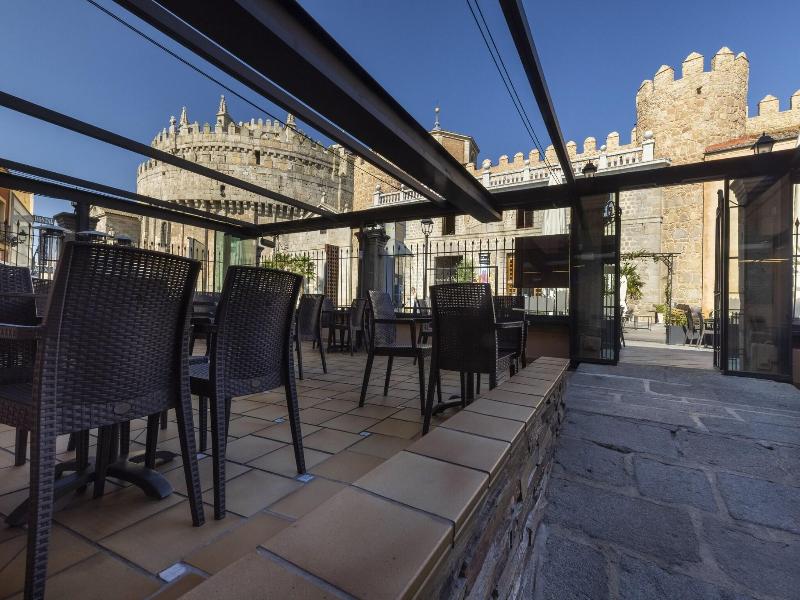 Hostal Restaurante Puerta Del Alcazar image