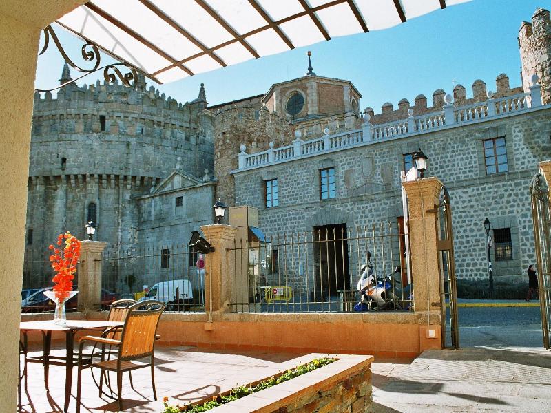Hostal Restaurante Puerta Del Alcazar image