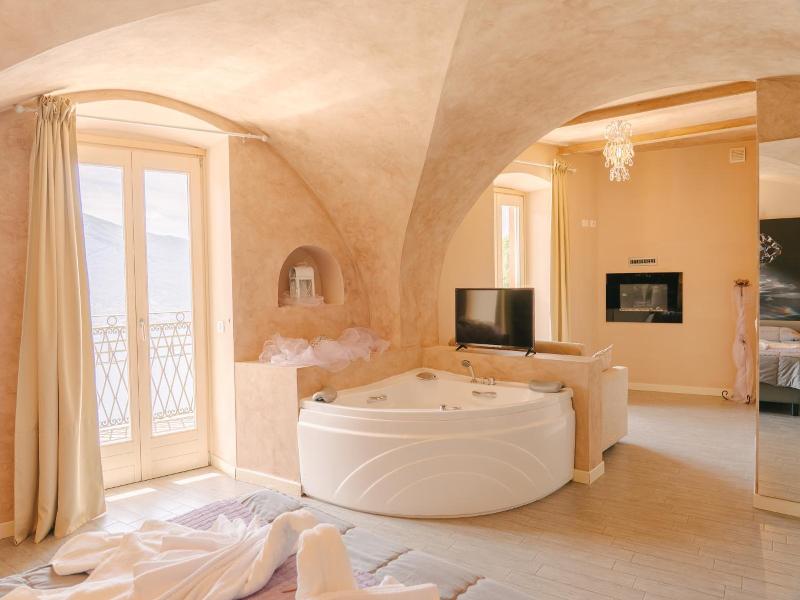 Hotel Miralago image