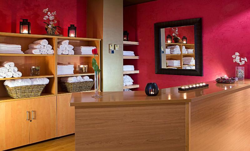 Apartamentos Alday image
